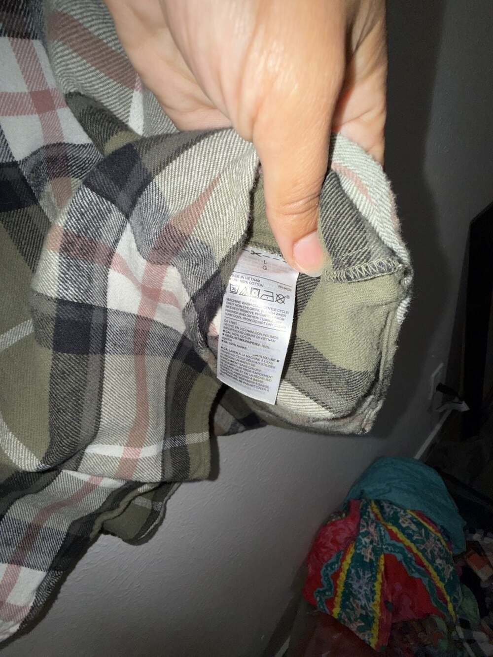 Old Navy Women's Long Sleeve Plaid Flannel Button Down Shirt - Picture 4 of 4